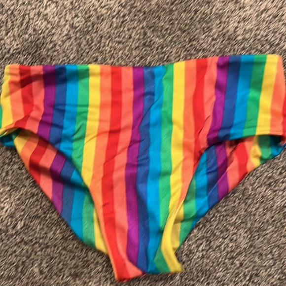 Super bright and colorful Fused Hawaii bikini - Picture 2 of 3